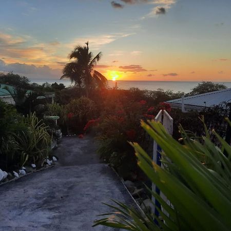Soleil Couchant Bouillante Kültér fotó